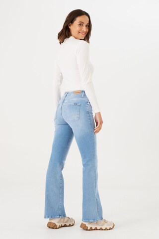 GARCIA Flared Jeans in Blue