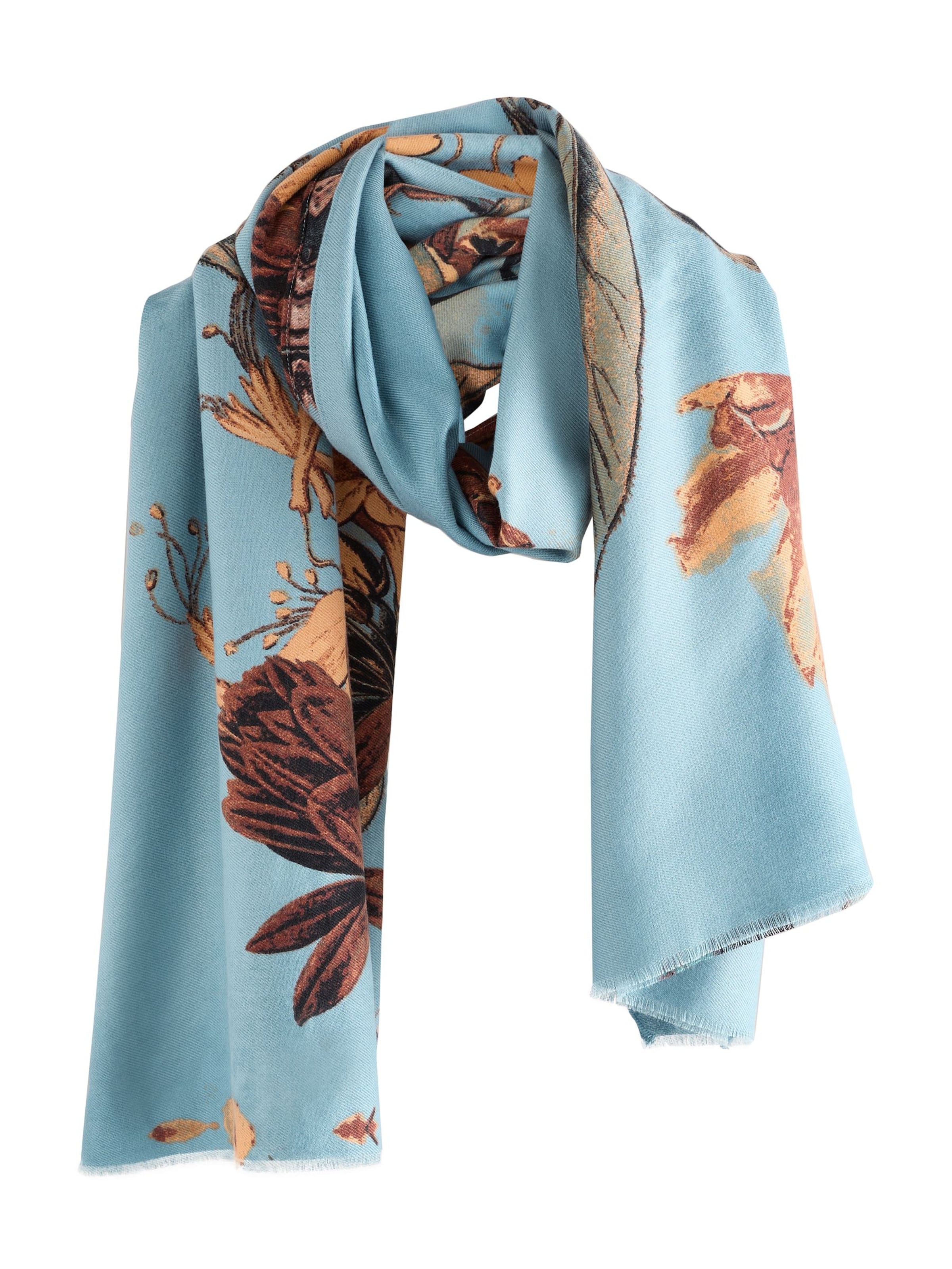 Next Шал в синьо: отпред