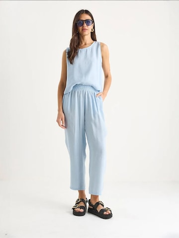 Completo pantalone di Bianco Lucci in blu: frontale