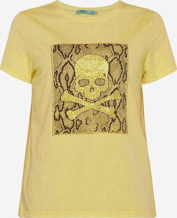 TOOche Shirt 'Totenkopf' in Yellow: front