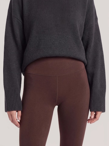 Skinny Pantaloni de la Tatiana Zidekova pe maro