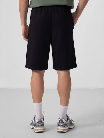 Loosefit Pantaloni di Tommy Life in nero