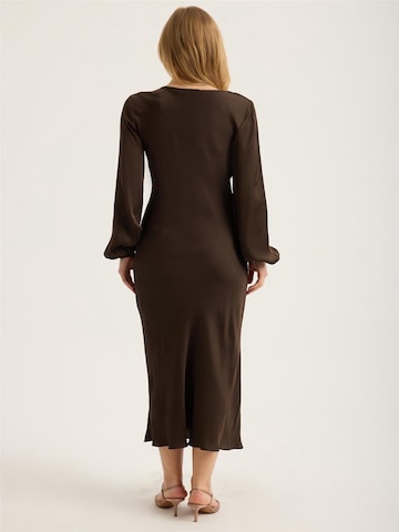 Robe HOME STORE en marron