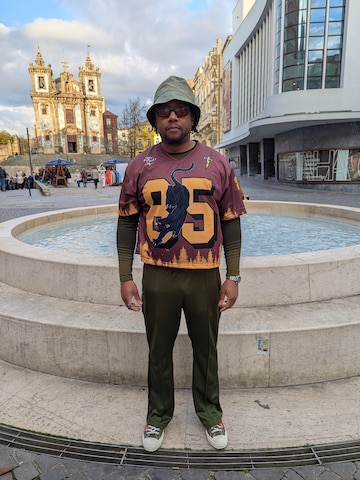 T-Shirt 'Anniversary Jersey (Brown)' The Rad Black Kids en marron : devant