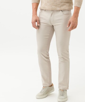 BRAX Slimfit Chino 'Chuck' in Beige: voorkant