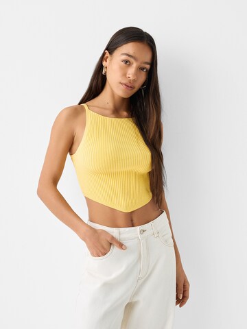 Tops en tricot Bershka en jaune : devant