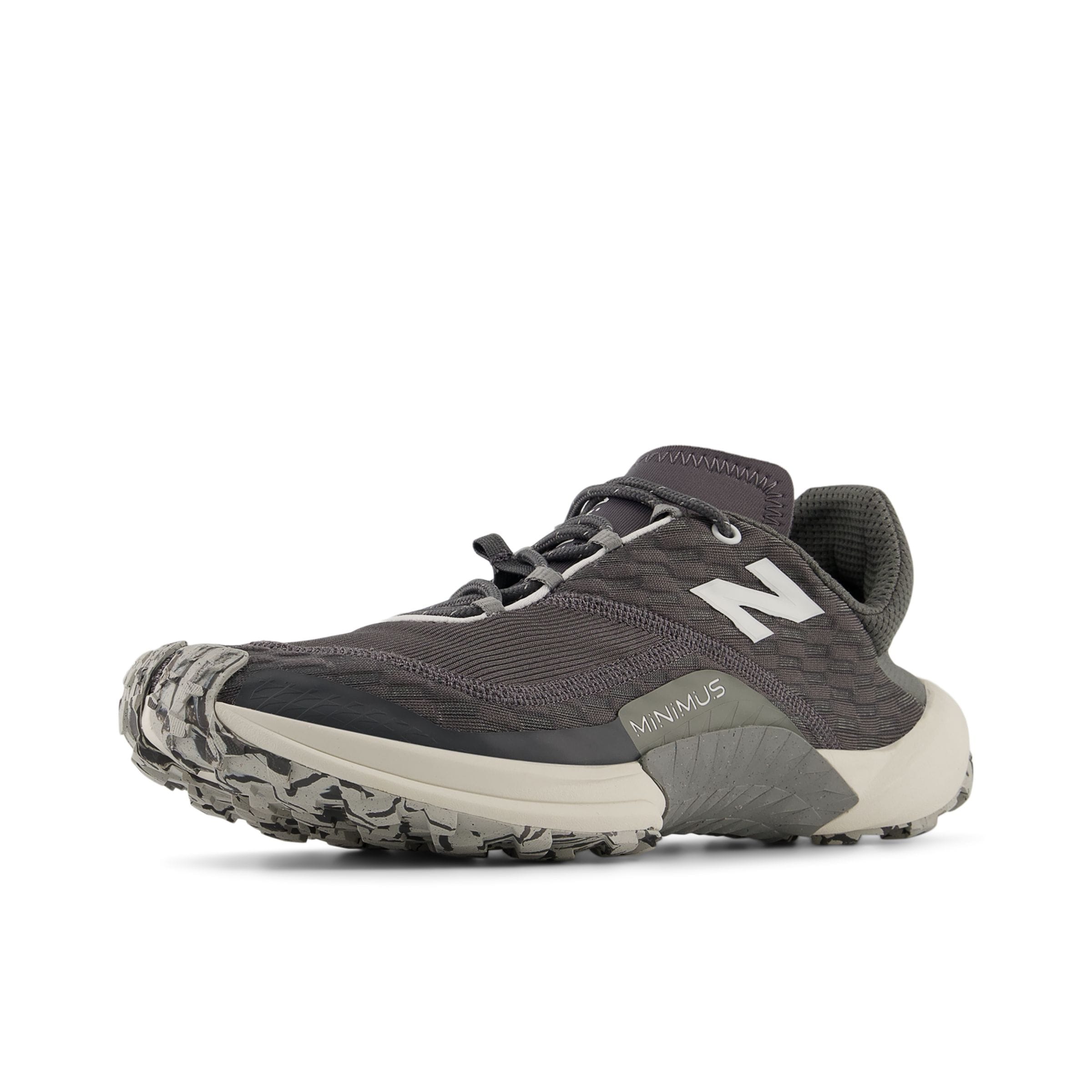 new balance Laufschuh 'Minimus Trail' in Grau: Vorderseite