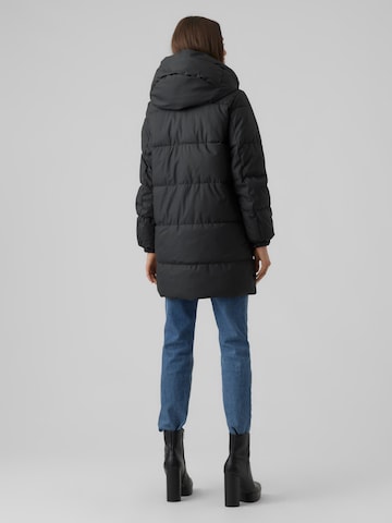 VERO MODA Vinterfrakke 'VMGRETAFIE' i sort