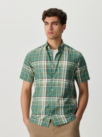 Coupe regular Chemise Next en vert : devant