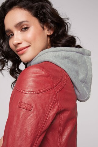Soccx Between-Season Jacket in Red