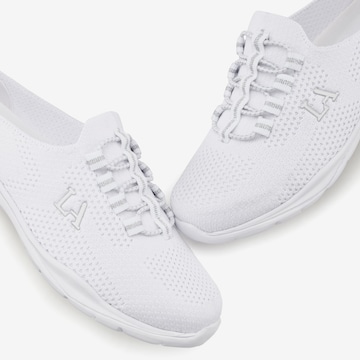 Chaussure de sport LASCANA ACTIVE en blanc