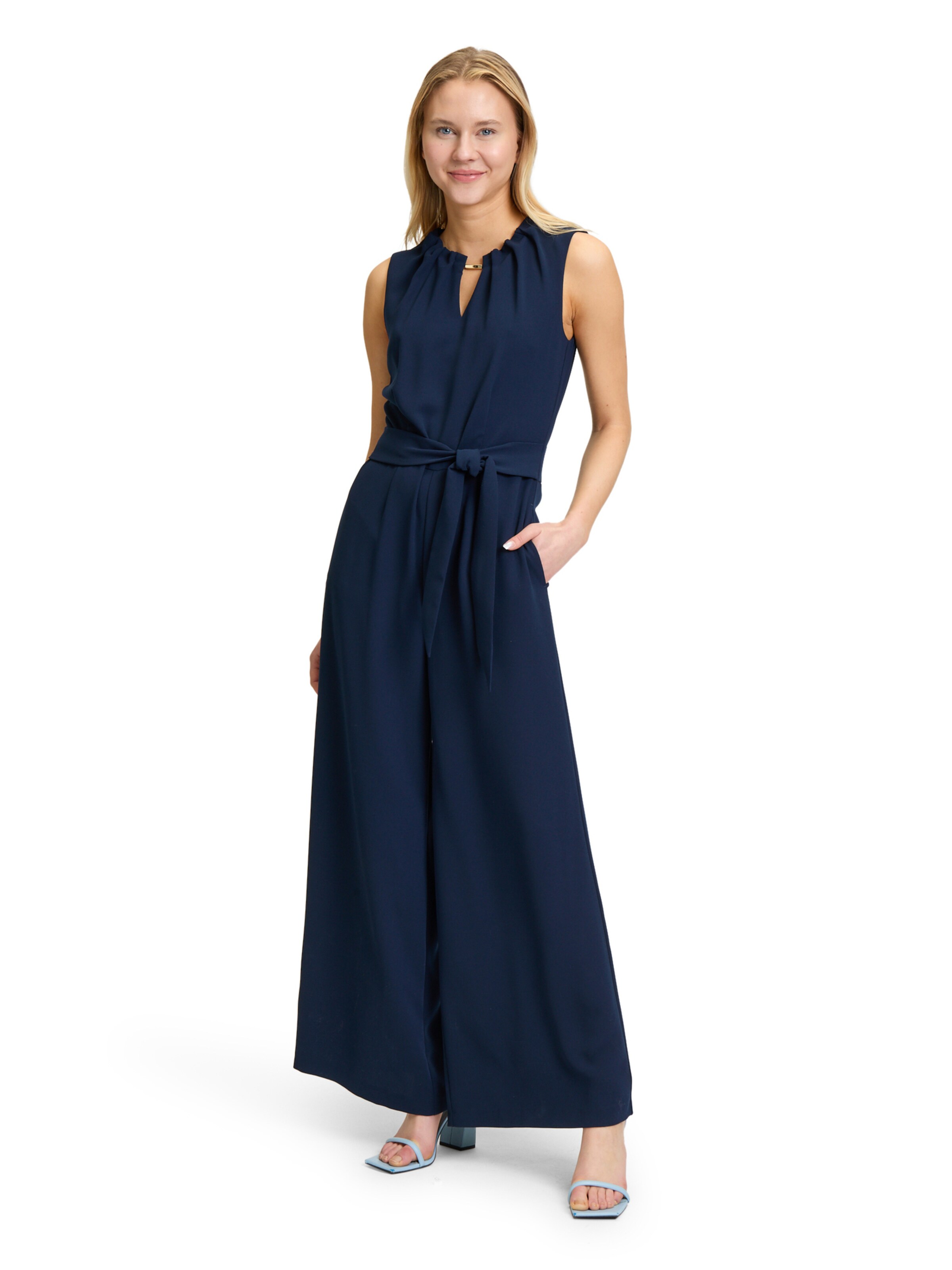 Tuta jumpsuit di Betty & Co in blu: frontale