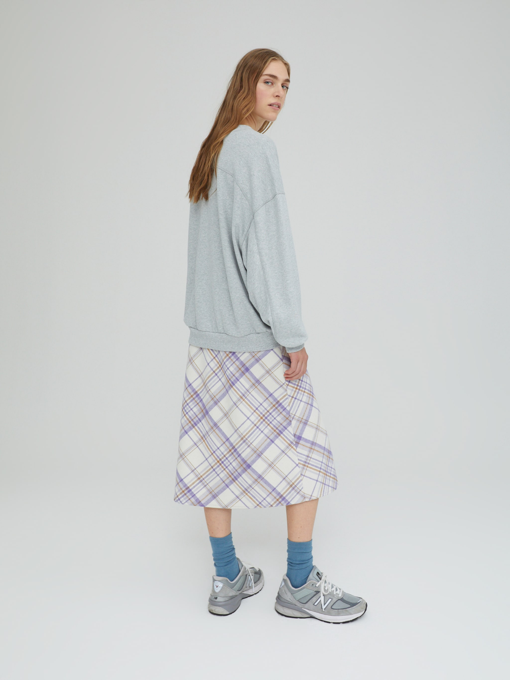 EDITED Produkte Sweatshirt 'Lana' grau