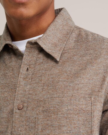 WE Fashion - Regular Fit Camisa em bege
