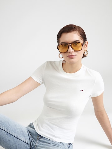 Tricou de la Tommy Jeans pe albastru: față