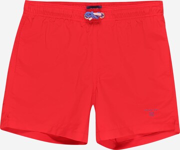 GANT Plavecké šortky – červená: přední strana