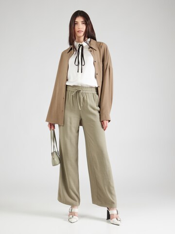 SELECTED FEMME Loose fit Trousers 'SLFViva-Gulia' in Green