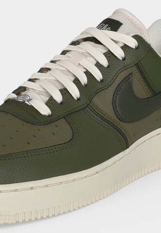 Nike Sportswear Ниски маратонки 'Air Force 1 '07 LV8' в зелено