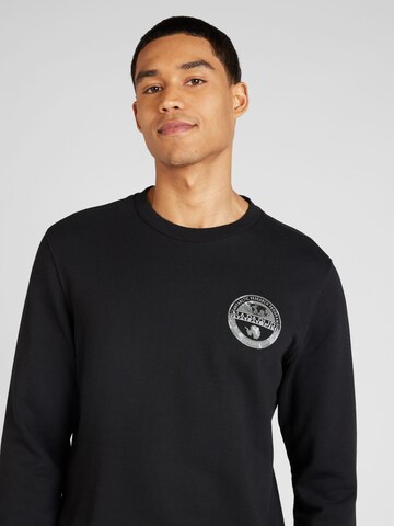 NAPAPIJRI Sweatshirt 'BOLLO' in Zwart