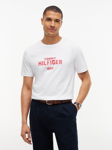 TOMMY HILFIGER Футболка 'Brand Love' в Белый: спереди