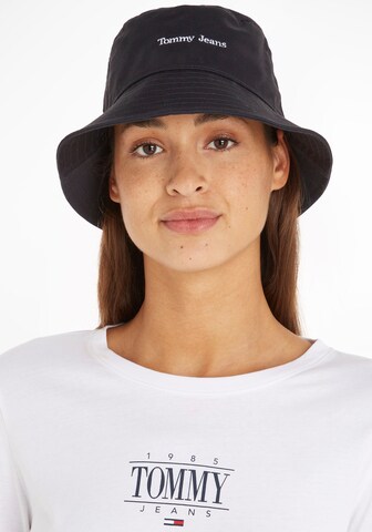 Tommy Jeans Hat in Black: front