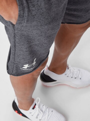 regular Pantaloni sportivi 'Rival Terry' di UNDER ARMOUR in grigio