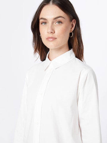 Camicia da donna 'NAINA' di MELAWEAR in bianco