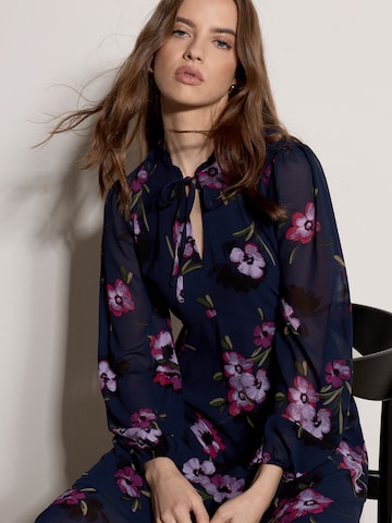 Apricot Floral Print Midi Dress ' ' in Blau