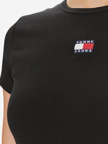 Maglietta 'TJW BADGE RIB DW0DW17881' di Tommy Jeans in nero
