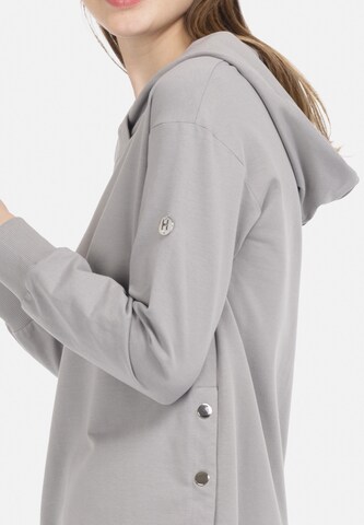 Sweat-shirt HELMIDGE en gris