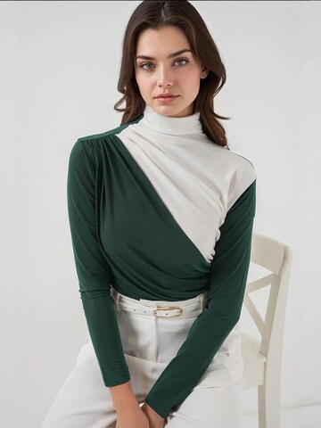 Bigdart Blouse in Groen: voorkant