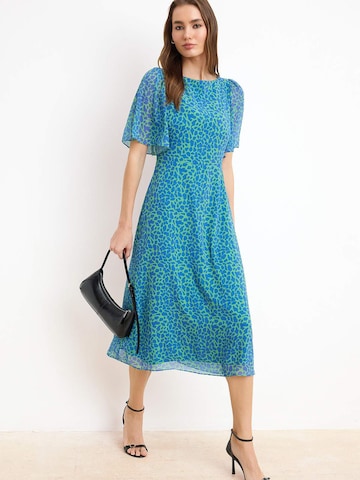 Trendyol Платье в Зеленый