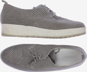Manguun Flats & Loafers in 40 in Grey: front