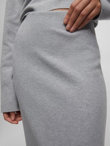 Pull&Bear Rock in Grau