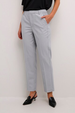 Regular Pantalon à plis 'Sakura' Kaffe en gris