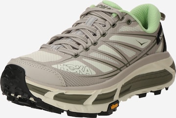 Sneaker bassa 'MAFATE SPEED 2' di HOKA in grigio: frontale