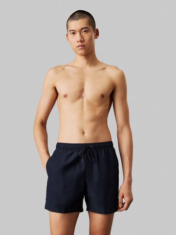Shorts de bain Calvin Klein Swimwear en bleu : devant