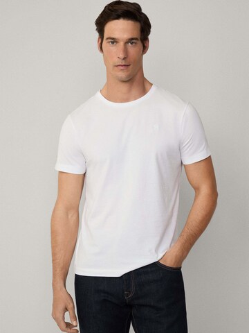 Hackett London T-Shirt 'PIMA COTTON TEE ' in Weiß: Vorderseite