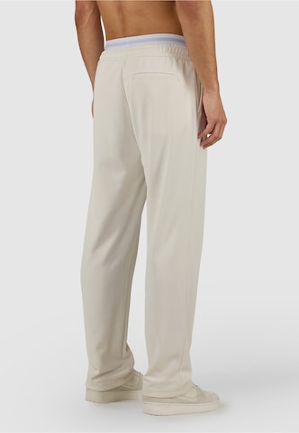 regular Pantaloni sportivi 'Motus' di Pegador in bianco