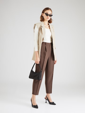 BRUUNS BAZAAR Tapered Pleated Pants 'Cindy Dagny' in Brown