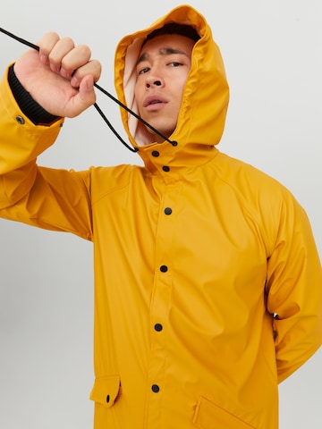 Manteau mi-saison 'URBAN' JACK & JONES en jaune