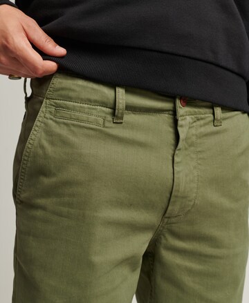 Regular Pantalon chino Superdry en vert