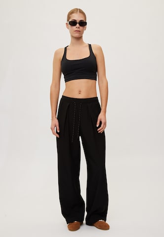 Wide Leg Pantalon à pince rethinkit studios en noir