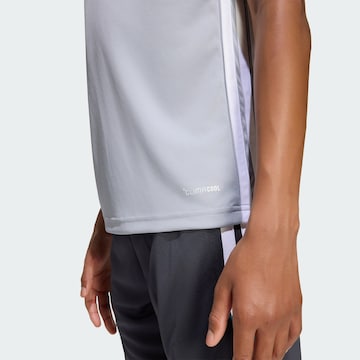 ADIDAS PERFORMANCE - Camisa funcionais 'Tiro 26 Essentials' em cinzento