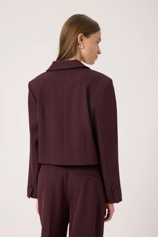 SOAKED IN LUXURY Blazer 'SLLilu' in Red