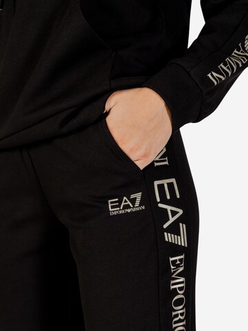 EA7 Emporio Armani - regular Pantalón deportivo en negro