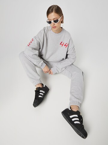 VIERVIER Sweatshirt 'Samia' in Grey