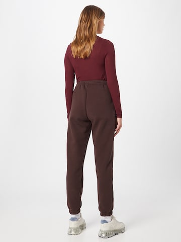 Effilé Pantalon Gina Tricot en marron