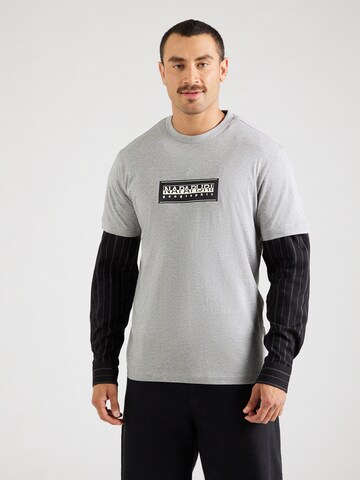 NAPAPIJRI T-shirt i grå: framsida