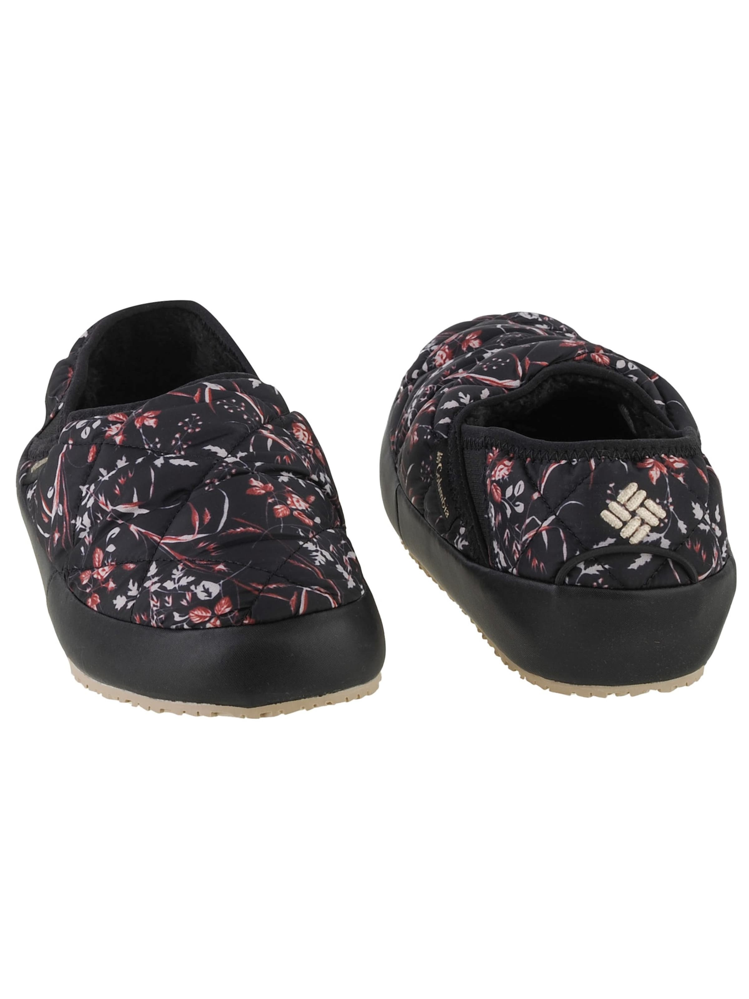 COLUMBIA Slippers in Black